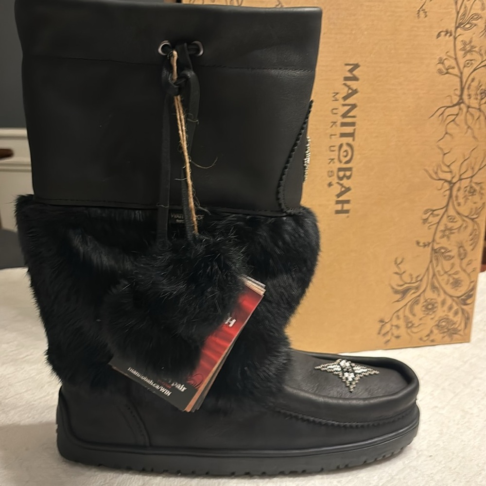 BNIB Manitobah Mukluks Snowy Owl waterproof boots